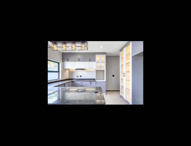 3 BEDROOM TOWNHOUSE FOR SALE IN BRYANSTON